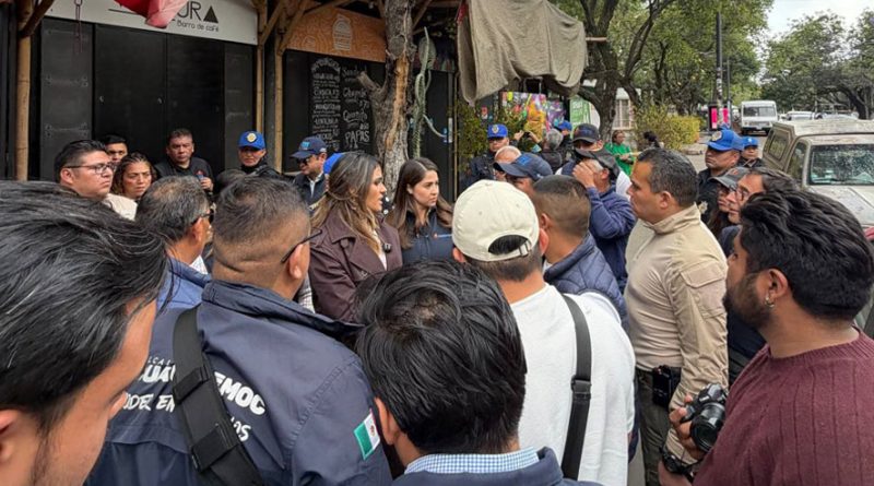 Ale Rojo de la Vega ordena retiro de estructuras irregulares en Roma Norte tras reportes vecinales