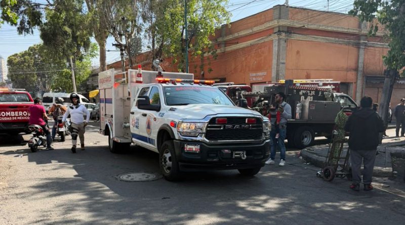 Atiende protección civil y policía auxiliar de Cuauhtémoc incendio en predio de la colonia Morelos