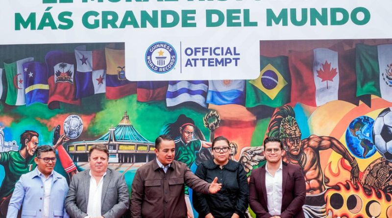 ¡GAM va por el Guinness! Janecarlo pinta el mural futbolero más grande del mundo