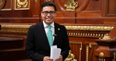 Impulsa Alberto Vanegas iniciativa para garantizar atención integral y detección oportuna del cáncer de ovario