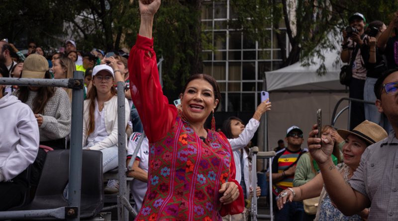 Miles de personas celebran gran desfile mundialista «La pelota vuelve a casa», en Avenida Paseo de la Reforma