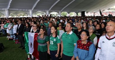 La Jefa de Gobierno, Clara Brugada Molina y la Presidenta Claudia Sheinbaum Pardo, acuden al arranque de los festivales futboleros, que junto con el fan fest del Zócalo convocaron a medio millón de personas