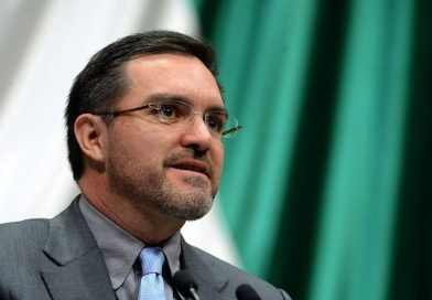 PAN exige a UIF congelar cuentas de Araceli Hernández y Rafael Marín, exfuncionarios de aduanas de México