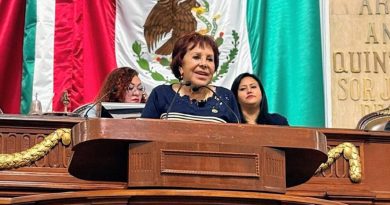 Legisladores del Primer Parlamento del Comercio Popular reconocen trayectoria de Alejandra Barrios y le ponen nombre a este ejercicio legislativo