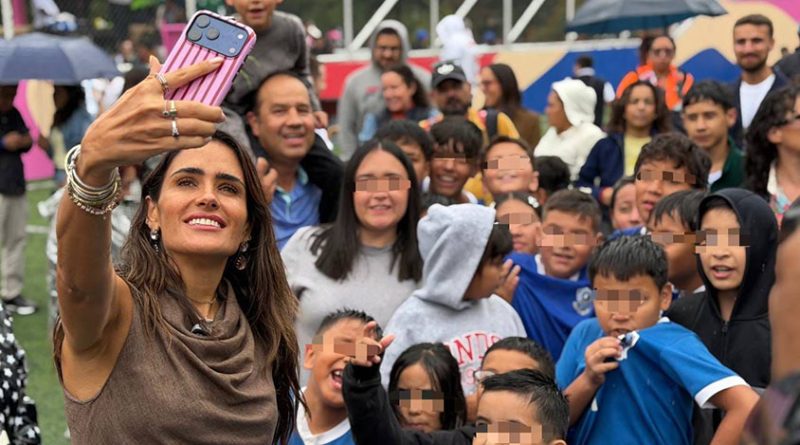 Renace Cuauhtémoc recupera cancha de futbol en Tlatelolco para 3 mil niñas, niños y jóvenes