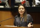Busca Karen Castrejón regular entrega de doctorados honoris causa