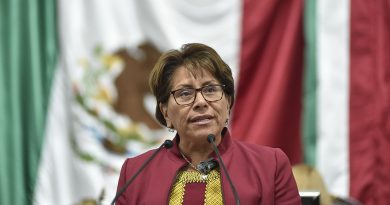Martha Avila, propone llevar educación digital y alfabetización mediática a las aulas, ante los retos de la IA y plataformas digitales