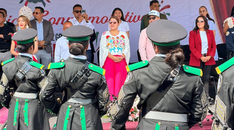 Las calles de Tláhuac se llenan de color con desfile cívico por el 216 aniversario de la independencia de México