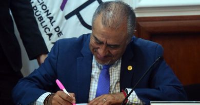 Suscriben convenio para impulsar profesionalización del servicio público